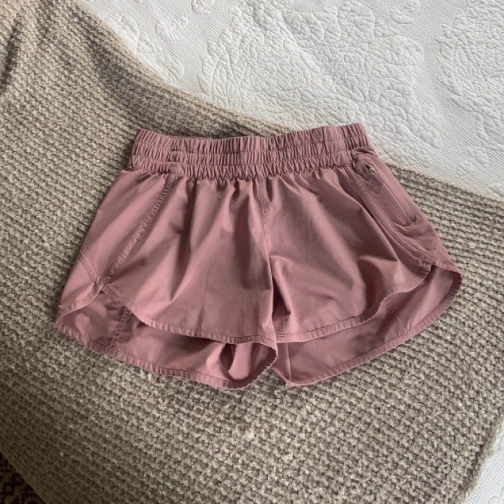 Lululemon tracker shorts